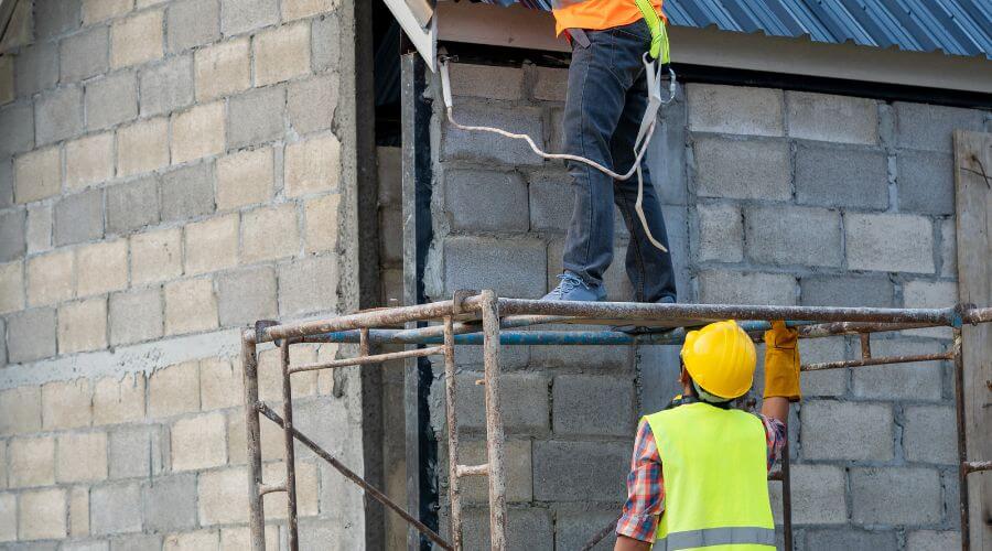 Expert Emergency Roof Repairs services in Moline, MI
